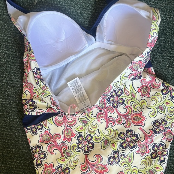 Boden Halter swim suit - Picture 2 of 3